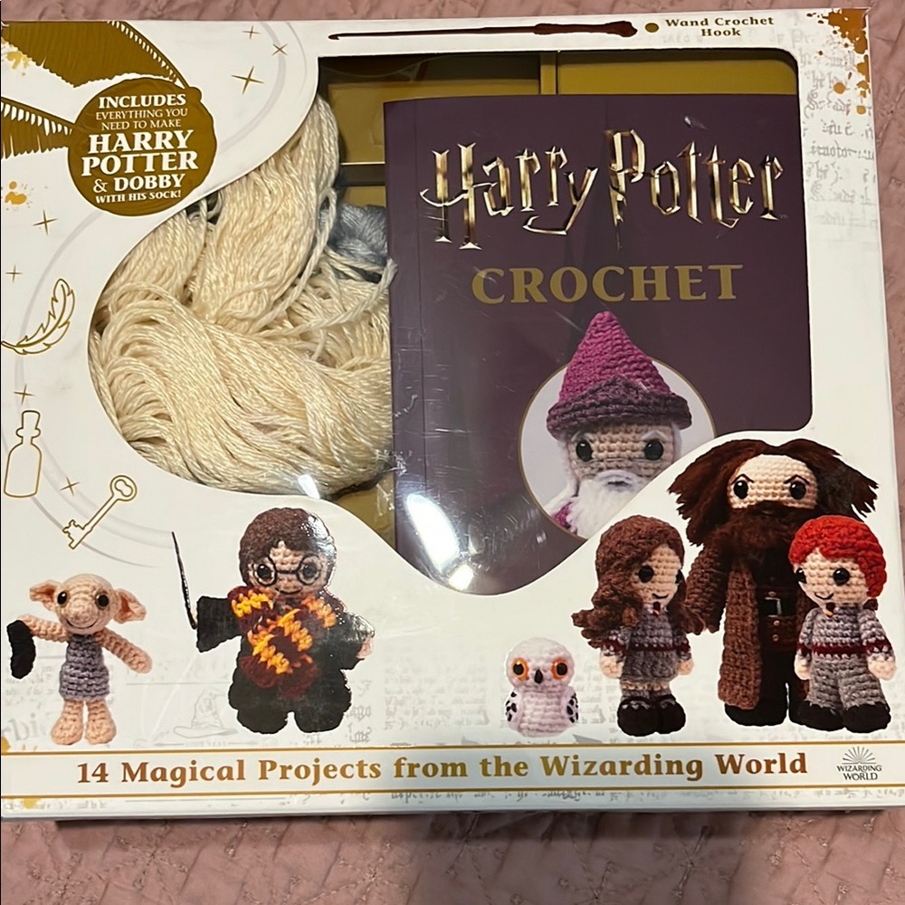Warner Bros. Harry Potter Crochet Kit - Purple and Cream